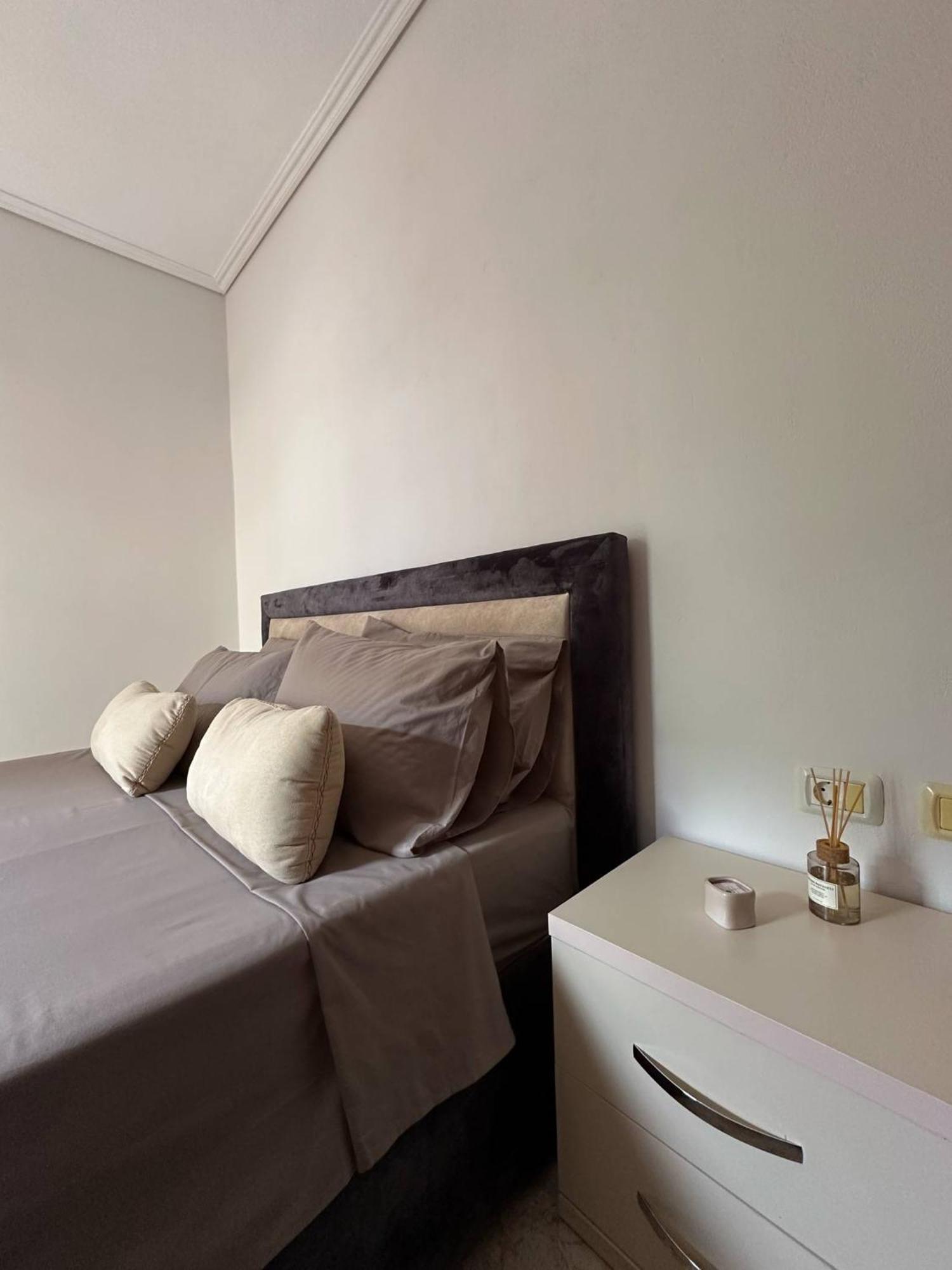 Seaside & Port Rooms-3 Min From Port!
